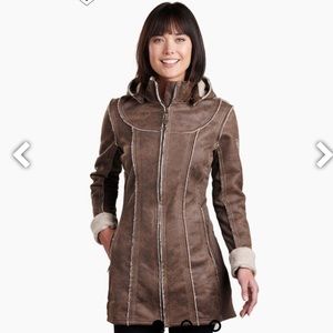 Dani Sherpa Trench